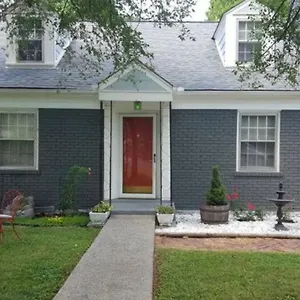 Stratford Ave & Yard 6 Miles To Downtown Nashville